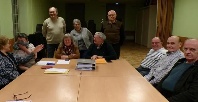 photo  les membres du bureau, sous la houlette du président michel brossard, ont présenté les festivités prévues en 2024.  &copy;  le maine libre 