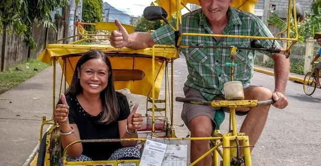 photo  philippe et maricris jacq ont parcouru le pay, entre autres, en jeepney, le moyen de transport emblématique des philippines  &copy;  philippe jacq 