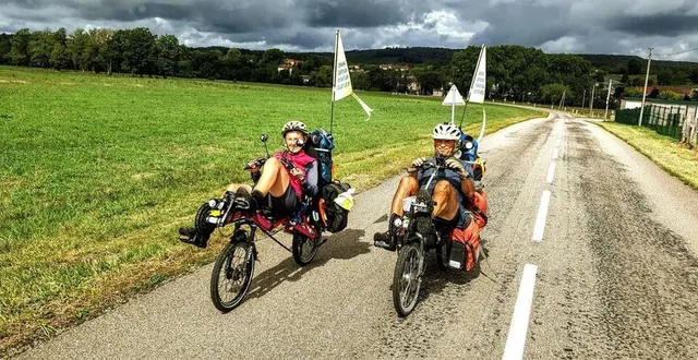 photo  depuis de nombreuses années, béatrice et alain bourgeteau, jeunes retraités installés à rouillon, font le choix de voyager à vélo. le couple fait partie des habitués du festival du voyage à vélo, qui se déroule ce week-end, au mans.  &copy;  dr 