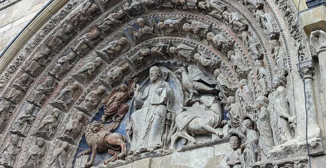 photo  les polychromes qui entourent le portail sont visibles… quelques jours.  &copy;  ouest-france 