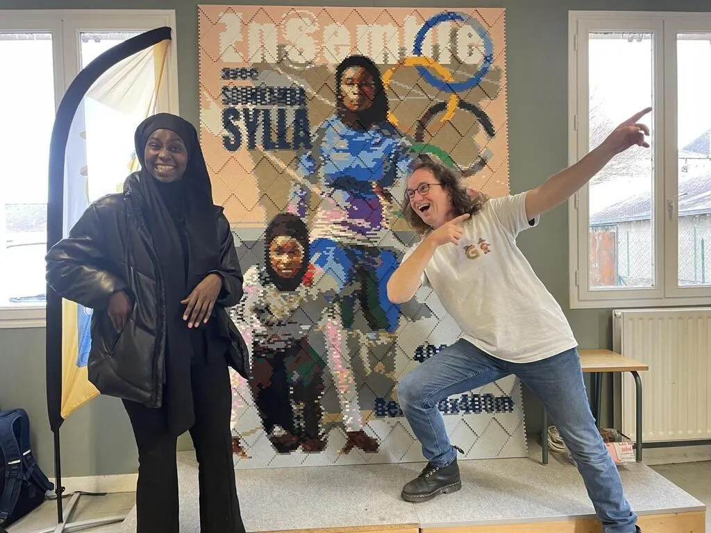 23 980 briques Lego?� : ?� Une fresque de haut niveau ?� pour soutenir cette athl?�te qui - Le Mans 