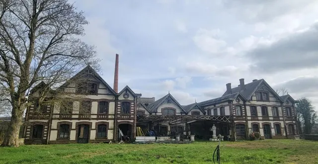photo  l’état de la vieille usine abadie, à val-au-perche (orne), se dégrade dangereusement.  &copy;  ouest-france 