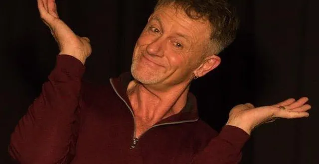 photo  seul en scène, michel livrera ses histoires sur son gîte.  &copy;  bernard tauran 