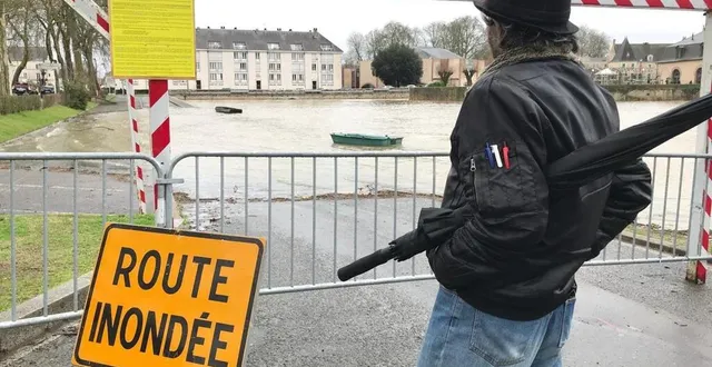 photo  à la flèche, le loir déborde.  &copy;  le maine libre 