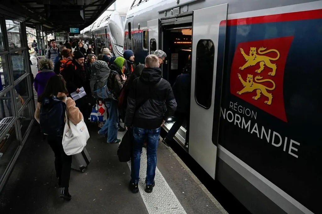 Retards et annulations sur la ligne SNCF ParisCherbourg après une