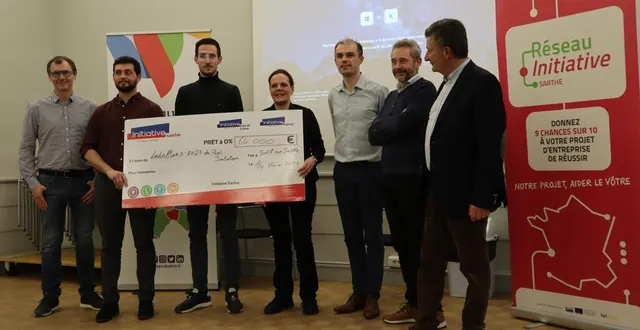 photo  une partie des porteurs de projets aidés par initiative sarthe en 2023 sur le territoire du pays sabolien, était réunie le 14 février 2024, lors d’une cérémonie à sablé-sur-sarthe.  &copy;  ouest-france 