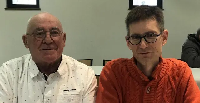 photo  guy métairie, trésorier et mathieu capovilla, président du club des supporters de guillaume martin, dimanche 25 février 2024.  &copy;  ouest-france 