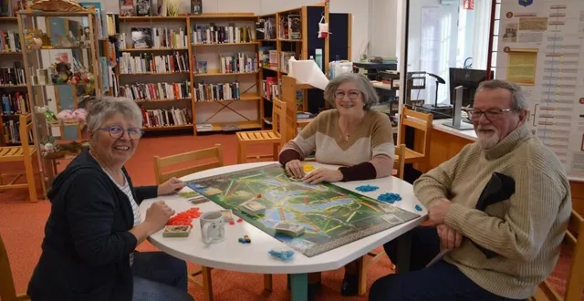 photo  vendredi, à la bibliothèque, une animation autour du jeu « les aventuriers du rail » a été proposée aux joueurs.  &copy;  ouest-france 