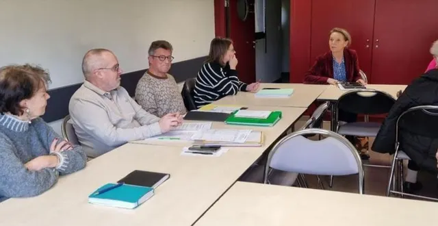 photo  le président, jean-michel châble, véronique cantin, maire, cécile bayle de jessé, présidente de l’association de la frasad, spécialisée dans le secteur d’activité de l’aide à domicile, étaient présents à l’assemblée générale.  &copy;  ouest-france 