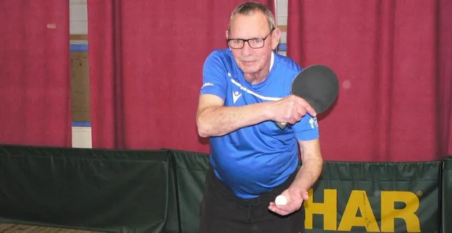 photo  à 80 ans, claude paris est l’un des piliers de l’entente pongiste 138.  &copy;  ouest-france 