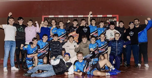 photo  le handball réunit plus de 200 licenciés à la suze-sur-sarthe.  &copy;  es la suze hand 