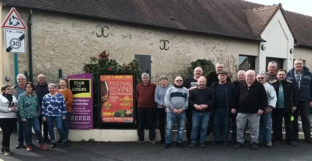 photo  12 000 visiteurs attendus au festival des vins et de la gastronomie par une centaine de bénévoles.  &copy;  ouest-france 