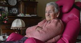 actu cinéma  elisabeth robillard, habitante de montmartin-sur-mer, dans la manche, fait l’objet d’un documentaire sur la solitude des personnes âgées et l’apport des aides-soignantes dans leur vie. 