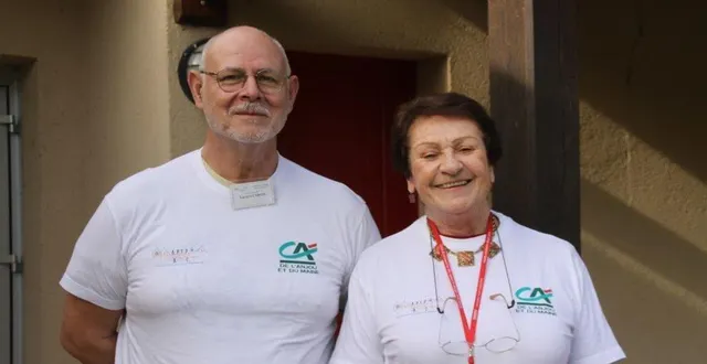 photo  michelle sadoulet et lucien caron préparent une expo sur la libération de la commune.  &copy;  le maine libre 