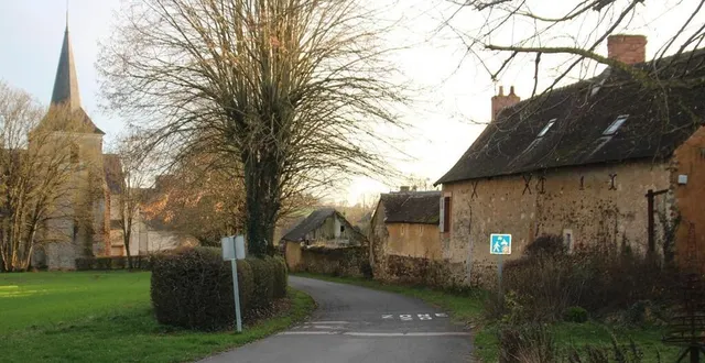 photo  la rue plantagenêt, axe principal de château-l’hermitage, passera en sens unique dans quelques semaines.  &copy;  le maine libre 