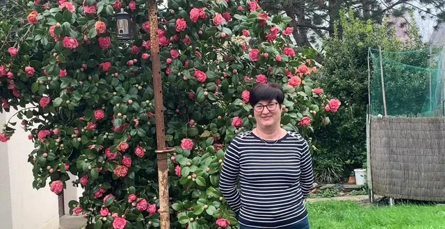 photo  après la 3è, isabelle rouillard a travaillé 2 ans en exploitation maraîchère à villevêque avant d’entamer sa carrière à la mairie.  &copy;  co 