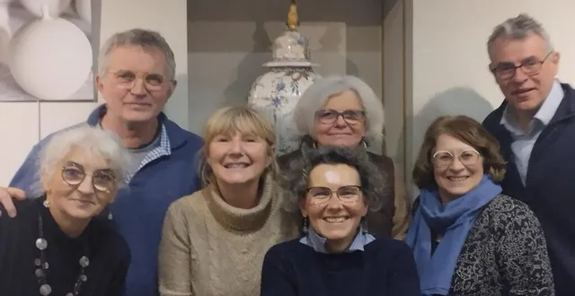 photo  les membres actifs de l’association en réunion à la mairie.  &copy;  le maine libre 