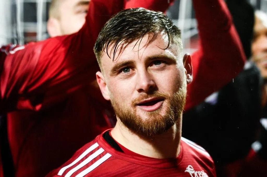 Stade Brestois. Son contrat encore prolongé, Hugo a adopté le