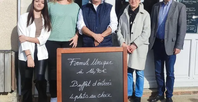 photo  de g. à dr : kenza, sa mère karine dodin alias calie, david morille, agnès verdier maire de villaines-sous-lucé et denys wissler (service économique de la cdc loir lucé bercé).   &copy;  le maine libre 