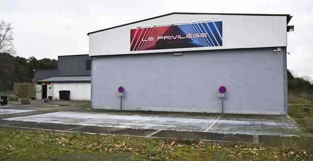 photo  vendredi 1er mars 2024. à deux semaines de l’ouverture, les frères carvalho dos santos s’activent pour terminer les travaux. la première soirée du privilège se déroulera samedi 16 mars.  &copy;  le maine libre – denis lambert 