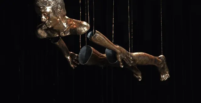 photo  l’œuvre « portrait de jeune homme en martyr », par pascal convert.  &copy;  frédéric delpech 