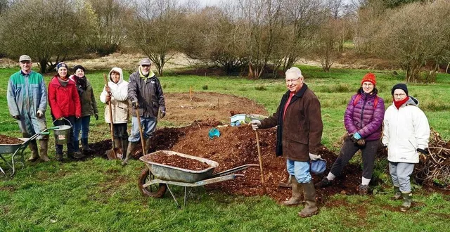 photo  déjà, il a été procédé à nouveau à un paillage des plantations réalisées en décembre 2023.  &copy;  ouest-france 