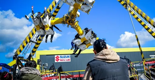 photo  les manèges ont tourné à plein régime ce mercredi 6 mars.  &copy;  photo le maine libre – yvon loué 