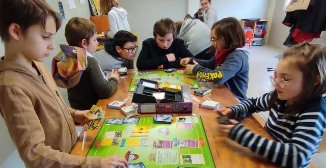 photo  jeux et découvertes des traditions de divers pays rythment les journées au centre de loisirs.  &copy;  cascade 