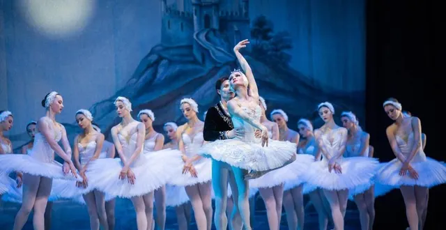 photo  l’international festival ballet réunit quarante-cinq danseuses et danseurs de quinze nationalités différentes.  &copy;  international festival ballet 