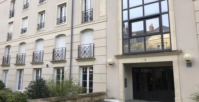 photo  c’est dans le hall de la résidence numéro 3 de la cour saint-damien, au cœur du quartier des maillets, au mans, que le corps d’une femme de 76 ans a été découvert jeudi 7 mars 2024.  &copy;  ouest-france 