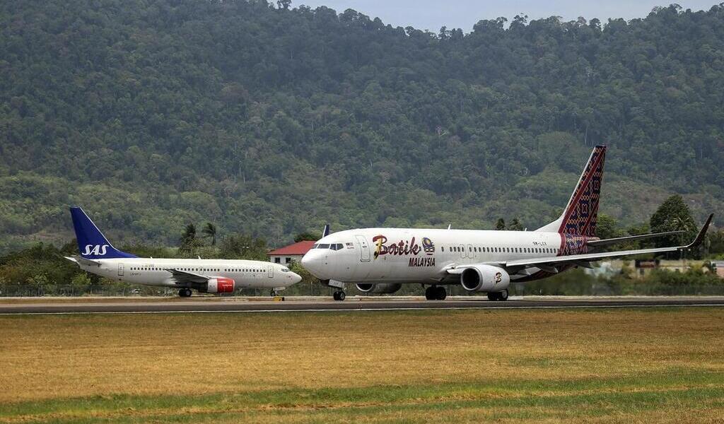 Le pilote et le co-pilote d’un avion s’endorment en plein vol : l ...