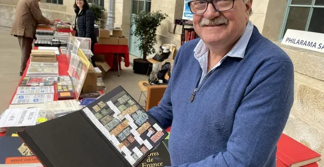photo  négociant en timbres à tours (indre-et-loire), éric avenel participe chaque année à la fête du timbre d’alençon.  &copy;  ouest-france 