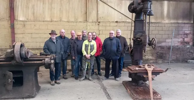 photo  fabrice sorel, au centre, entouré de bénévoles motivés à l’idée d’organiser une exposition originale en septembre prochain.  &copy;  ouest-france 