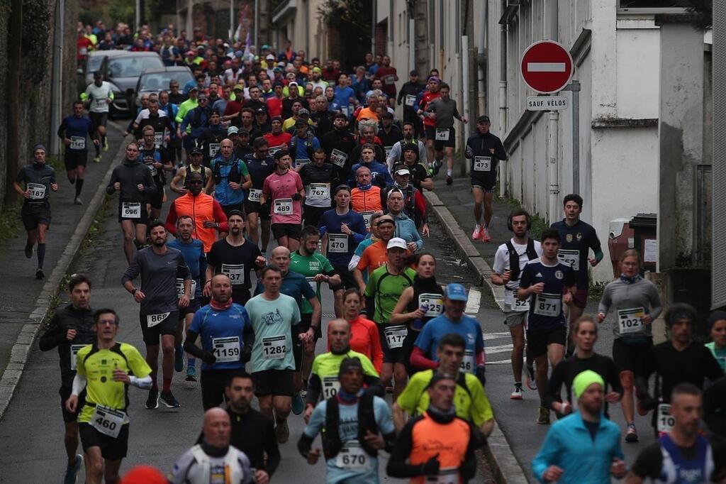 Running. Semimarathon de Laval Et à la fin, c’est toujours Adrien