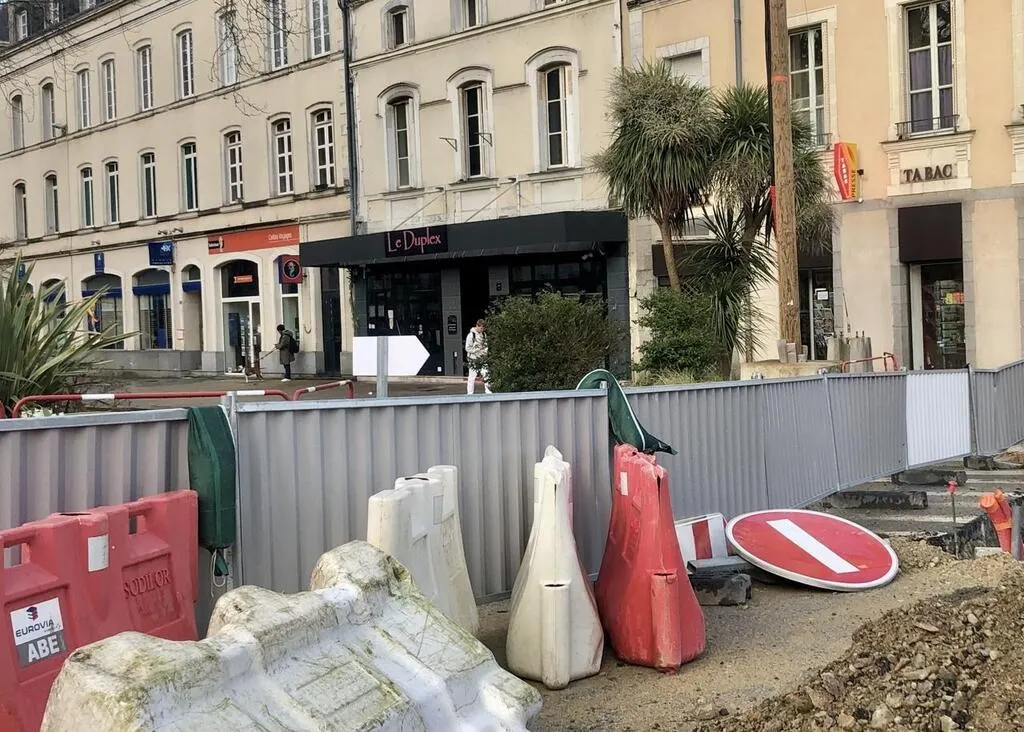 À Laval, le bar restaurant le Duplex baisse définitivement le rideau ...