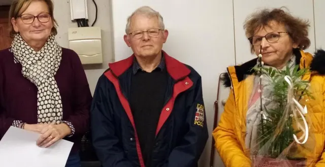photo  régine chassevent (à dr.) a été mise à l’honneur lors de l’assemblée générale de l’association familles de la sarthe.  &copy;  le maine libre 