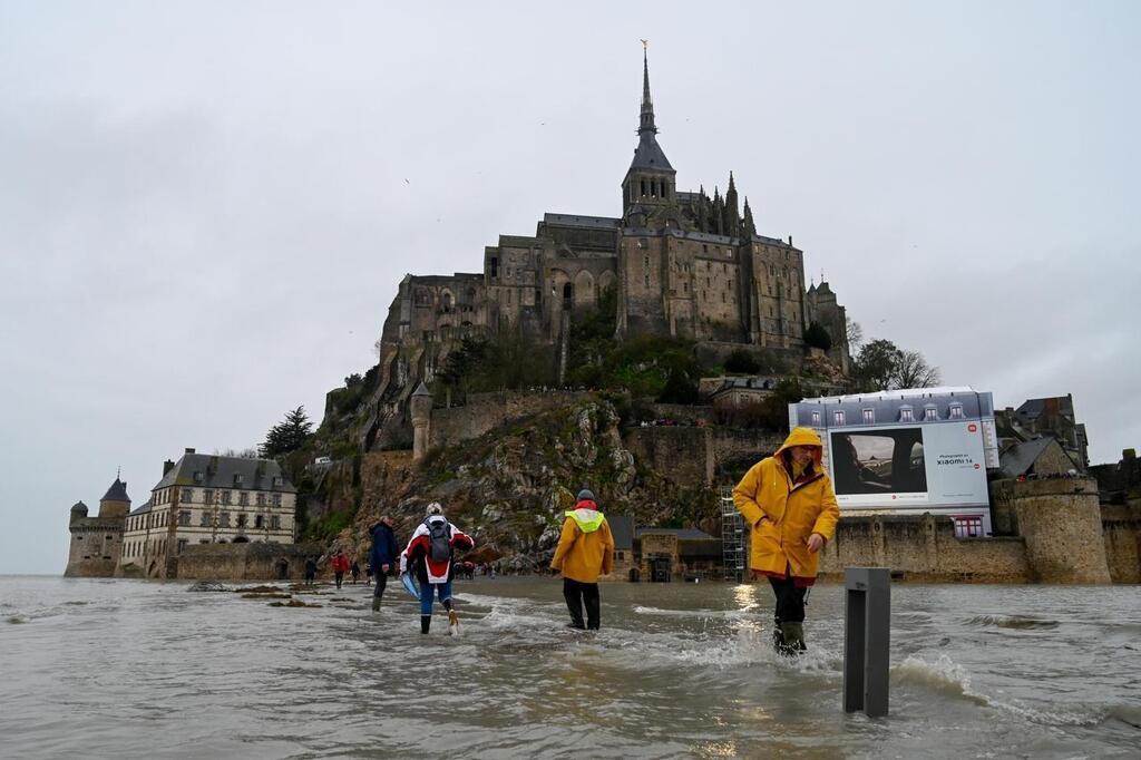 Pour la plus grande marée de l’année, le Mont SaintMichel est redevenu