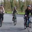 photo  comme mélanie desmares, de l’office de tourisme de la vallée du loir et pauline bobet et sophie vaxelaire, de neomouv, les touristes de passage seront invités à utiliser les vélos de l’entreprise fléchoise pour leurs balades. 