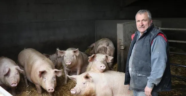 photo  installé avec son épouse, benoît foucher sera en retraite dans six ans. tous deux participeront à la soirée farm-job dating, le lundi 25 mars, à bel-air-de-combrée.  &copy;  ouest-france 
