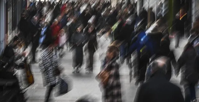 photo  pas moins de 540 000 personnes étaient concernées par le recensement en pays de la loire.  &copy;  archives le maine libre – denis lambert 