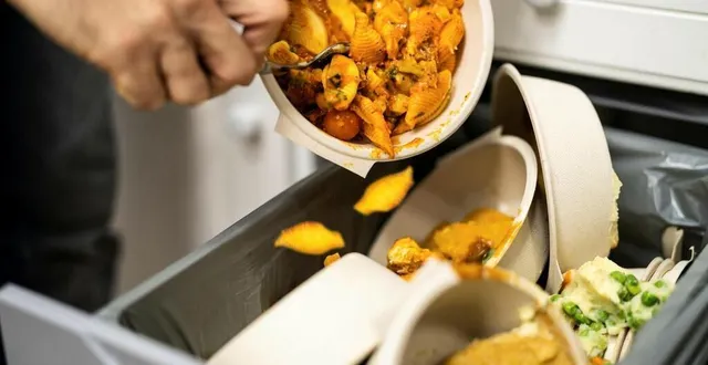 photo  selon les statistiques, près de 20 % du total du gaspillage alimentaire se déroule à domicile.  &copy;  getty images / istockphoto 