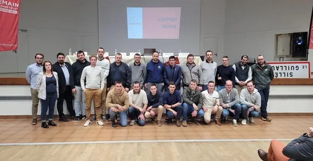 photo  le nouveau conseil d’administration du syndicat des jeunes agriculteurs de la sarthe.  &copy;  dr 