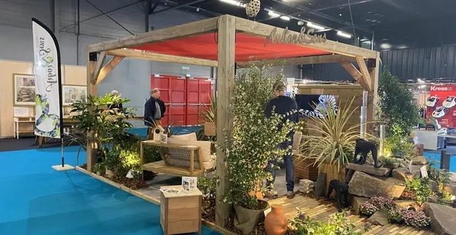 photo  des ateliers de décoration florale sont prévus tous les jours.  &copy;  salon de la maison 