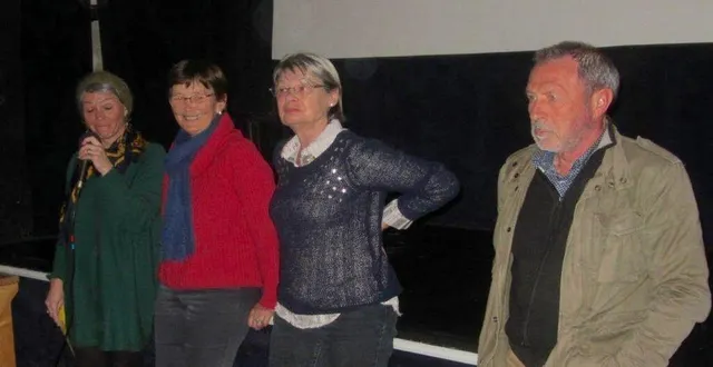 photo  valérie oger (ingrandes-sur-loire), agnès larvet (cinévillages), martine leroy (chalonnes-sur-loire) et christian plumejeau (la pommeraye) ont ouvert, jeudi, la 15e édition du festival regards sur le cinéma européen.  &copy;  ouest-france 