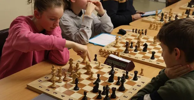 photo  parmi les licenciés de l’échiquier fertois, quelques jeunes joueurs sont dans la course pour les championnats de france scolaires.  &copy;  le maine libre 
