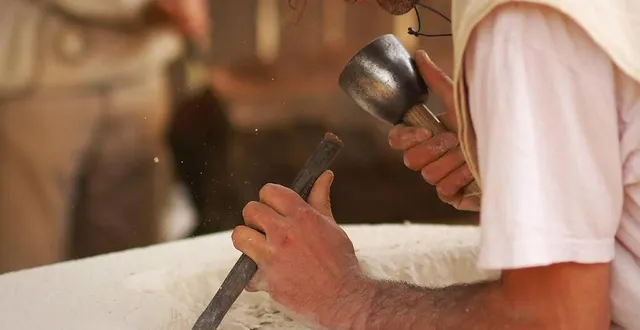 photo  la sculpture et taille de pierre est comprise dans les formations proposées.    &copy;  archives ouest-france 