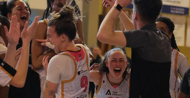 photo  à la fin du match, ce dimanche 17 mars 2024, l’explosion de joie de l’équipe d’alençon (orne).  &copy;  ouest-france 