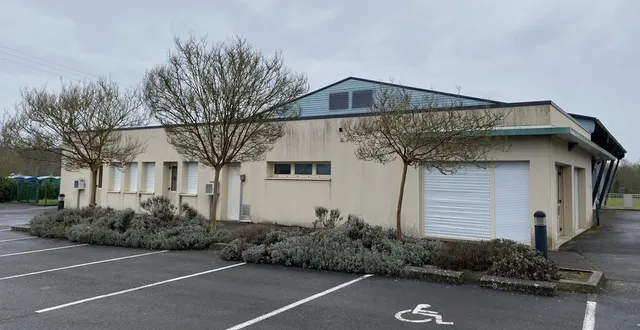 photo  la salle des fêtes de thorée-les-pins a fait l’objet d’une tentative d’effraction, dimanche 17 mars 2024.  &copy;  ouest-france 