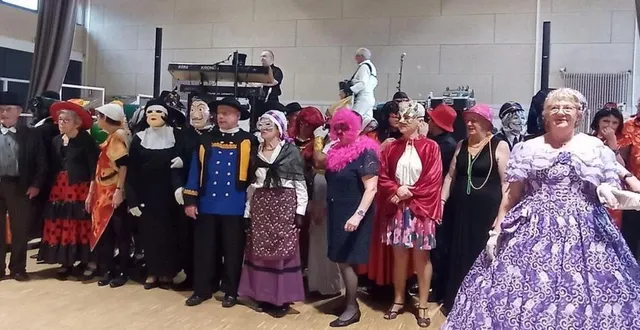 photo  233 personnes déguisées ou pas ont dansé à l’occasion du thé dansant de carnaval, le 23 février, alors qu’une élection du bureau avait eu lieu quelques semaines auparavant.  &copy;  le maine libre 