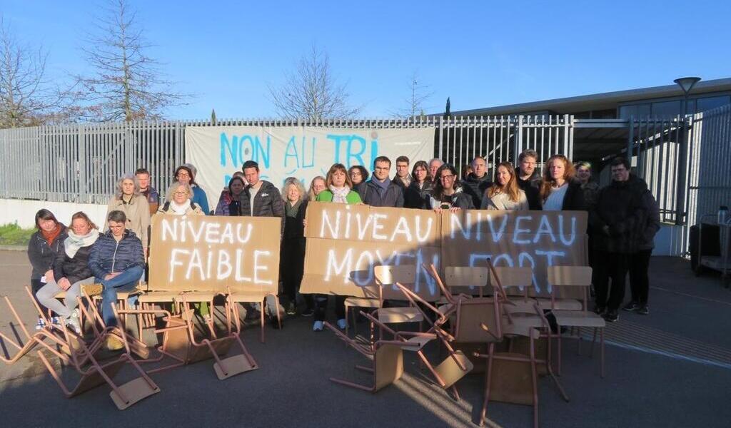 Les enseignants du collège Antoine-de-Saint-Exupéry de Bellevigny ...